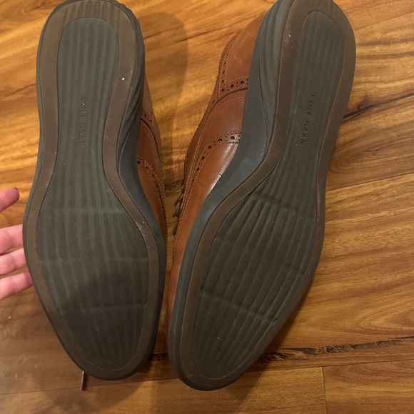 Used Men’s Cole Haan Classic Brown Leather Shoes. Size 13W - Picture 2 of 7